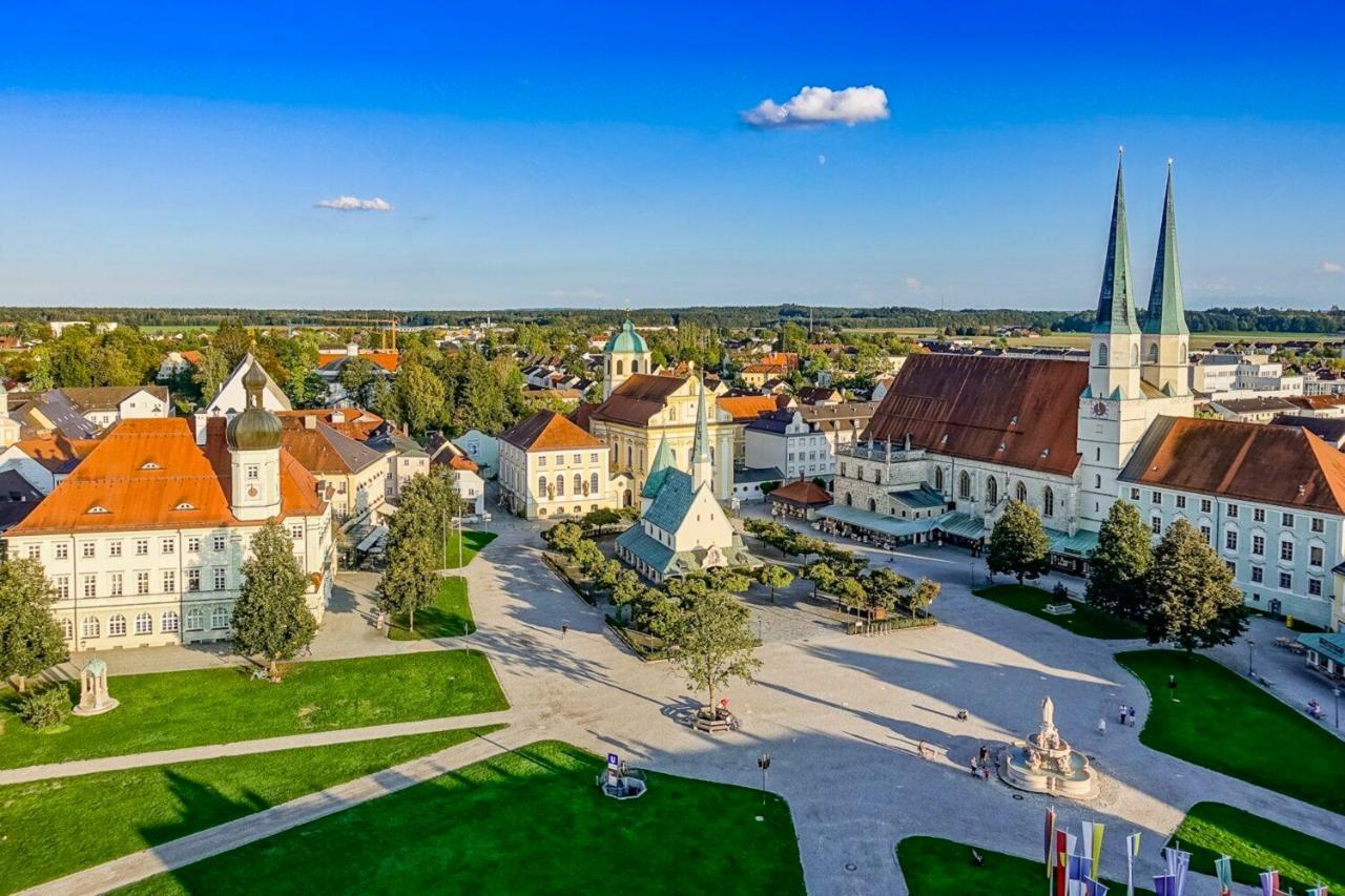 C4S Come4Stay Altoetting - 3-Zi Whg I Zentrale Lage I Parkplatz I Balkon I Wifi I Smarttv I 1 Kingsize, 1 Queensize Bett I Office Arbeitsplatz I Wohnbereich Mit Couch Und Essbereich I Voll Ausgestattete Kueche I Nespresso Екстериор снимка