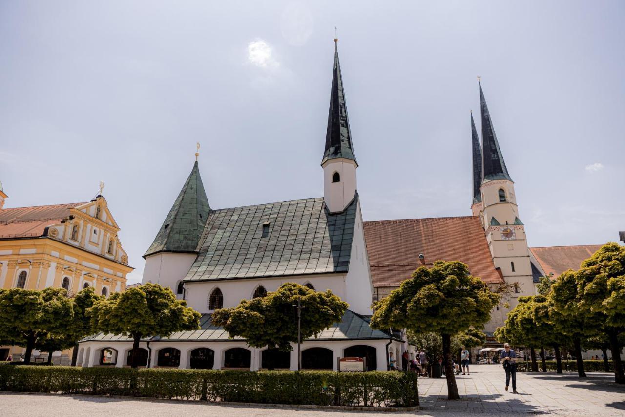 C4S Come4Stay Altoetting - 3-Zi Whg I Zentrale Lage I Parkplatz I Balkon I Wifi I Smarttv I 1 Kingsize, 1 Queensize Bett I Office Arbeitsplatz I Wohnbereich Mit Couch Und Essbereich I Voll Ausgestattete Kueche I Nespresso Екстериор снимка