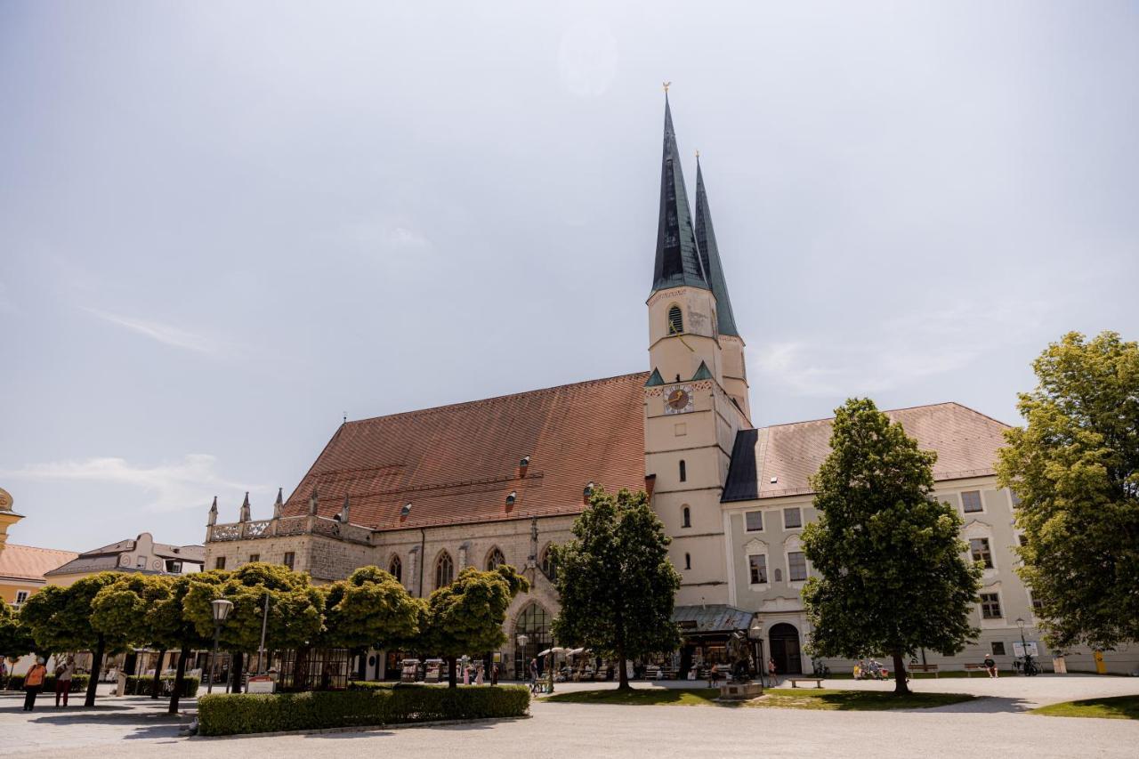 C4S Come4Stay Altoetting - 3-Zi Whg I Zentrale Lage I Parkplatz I Balkon I Wifi I Smarttv I 1 Kingsize, 1 Queensize Bett I Office Arbeitsplatz I Wohnbereich Mit Couch Und Essbereich I Voll Ausgestattete Kueche I Nespresso Екстериор снимка