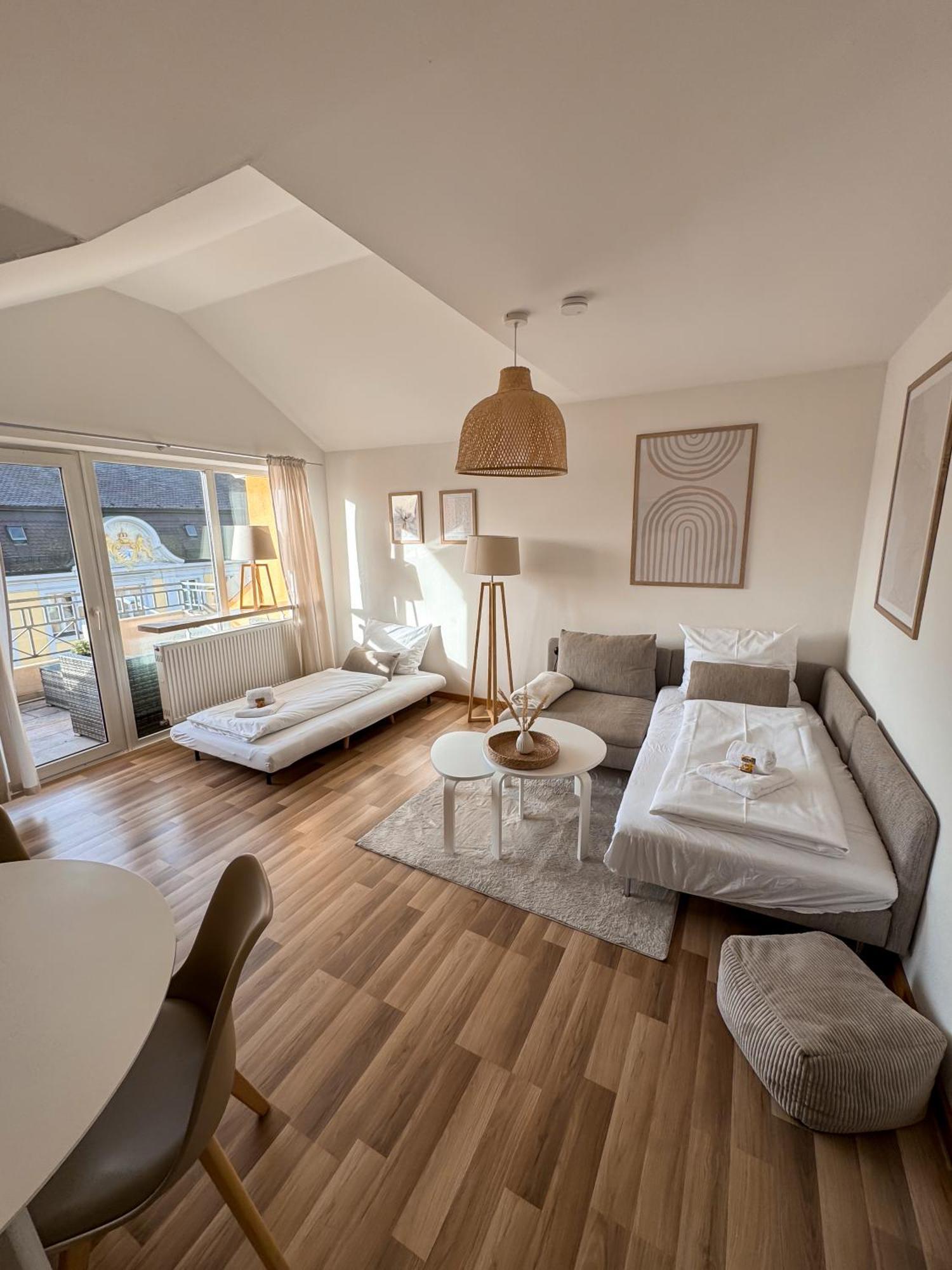 C4S Come4Stay Altoetting - 3-Zi Whg I Zentrale Lage I Parkplatz I Balkon I Wifi I Smarttv I 1 Kingsize, 1 Queensize Bett I Office Arbeitsplatz I Wohnbereich Mit Couch Und Essbereich I Voll Ausgestattete Kueche I Nespresso Екстериор снимка
